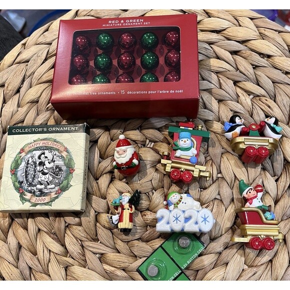 Lot of 9 Vtg Hallmark Keepsake Christmas Ornaments 1990s To 2020 - Picture 7 of 15